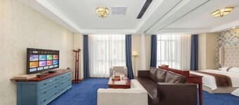 Pingliang Xida Holiday Hotel (South Gate Night Market Liuhu Park)