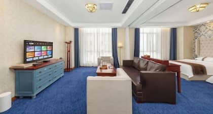 Pingliang Xida Holiday Hotel (South Gate Night Market Liuhu Park)