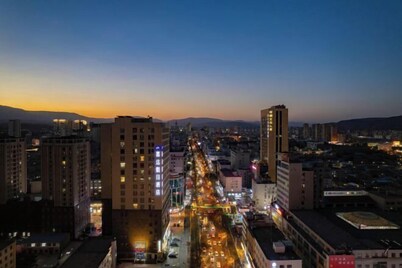 Glad Reach Holiday Inn