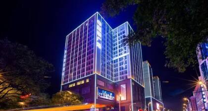 Pingliang Xida Holiday Hotel (South Gate Night Market Liuhu Park)