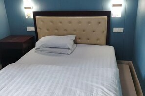 Room - Changle Hostel (Shanghai)