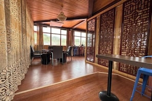 Room - Traveler's Home (Luqu)