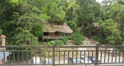 Jianfengling Tianchi Mountain Resort