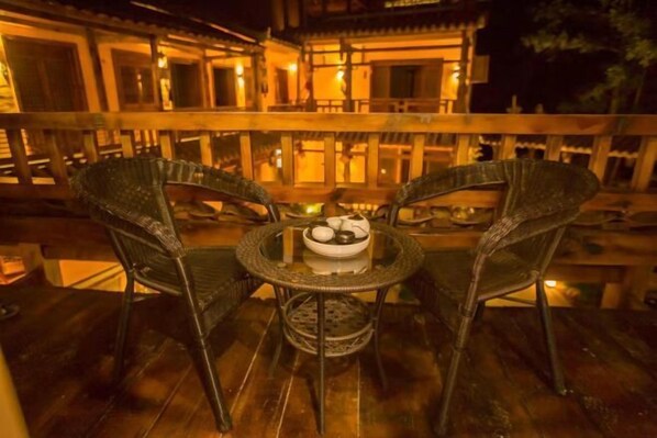 Outdoor dining - Sansheng Garden Inn (Puzhehei Xianrendong Shop) (Qiubei)