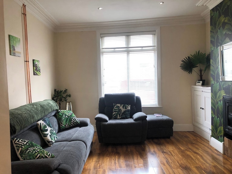 Darlington Delight - Spacious 3 Bedroom House - Darlington