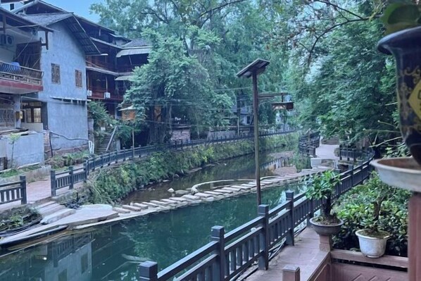 Property grounds - kong shan niao yumin su (Ya'an)