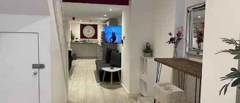 المنشأة من الداخل