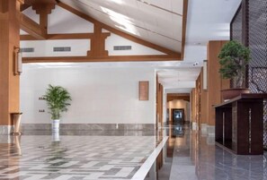 Lobby - Yangzi Hotel (Nanjing)