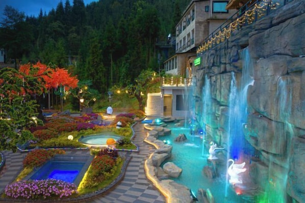 Pool - Washanhu Hot Spring Hotel (Hongya)