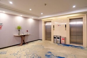 Interior - Kunxing Century Hotel (Lotus Plaza) (Lianhua)
