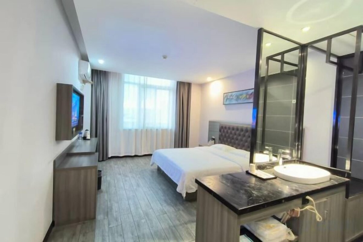 Jiyun Double Bed Room