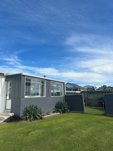 Life by the sea! Enjoy tranquil views and all-day sun.