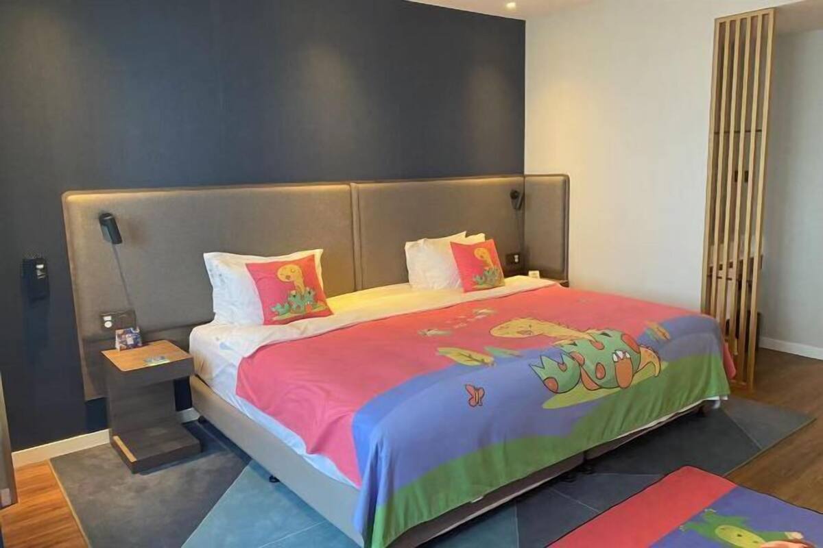 Cribs/infant beds