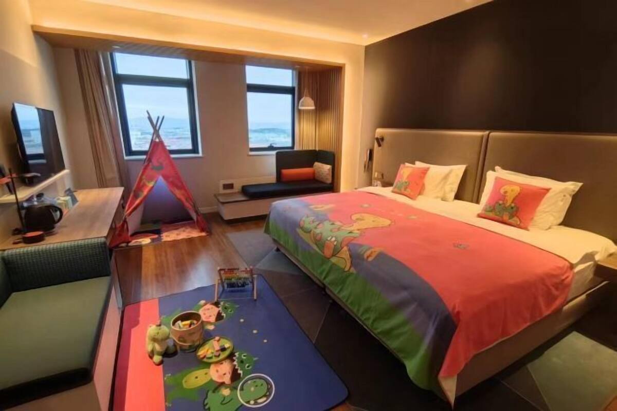Cribs/infant beds