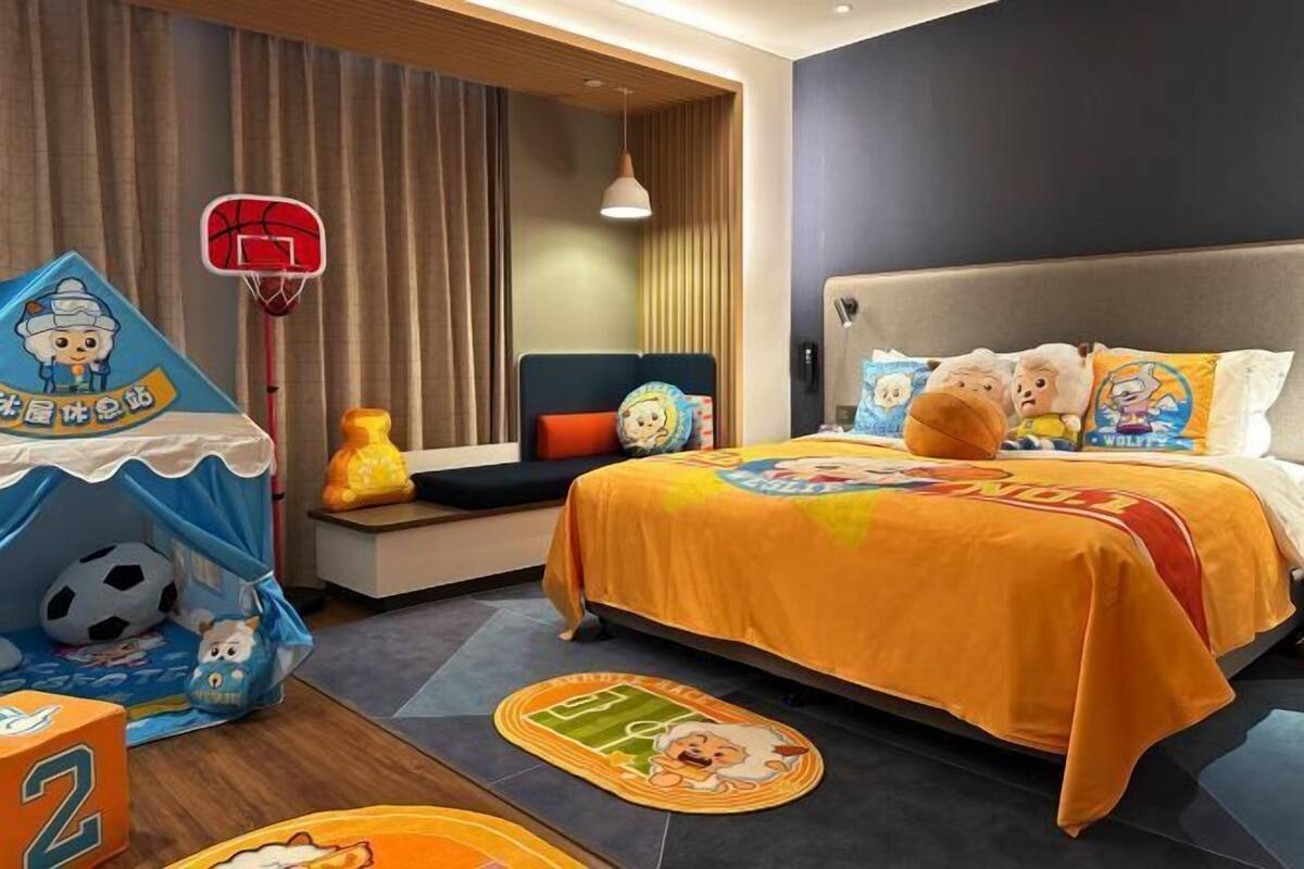 Cribs/infant beds