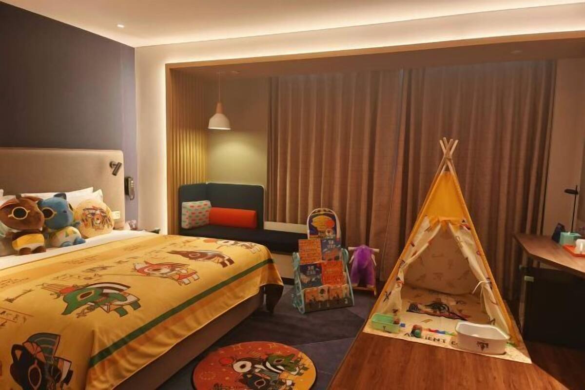 Cribs/infant beds