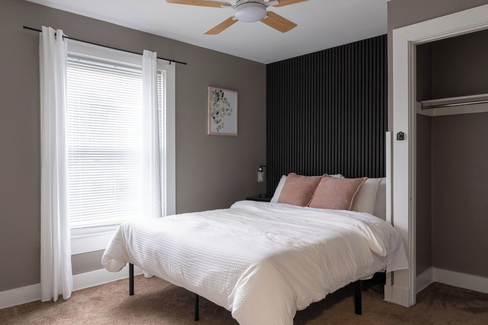 5 多间卧室、办公桌、熨斗/熨衣板、旅行婴儿床