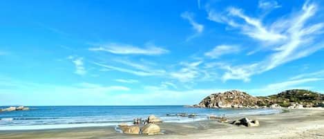 ชายหาด