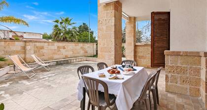 Salento Sweet Home Sea View with Garden, Lecce, Italy