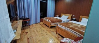 Xiaoluo Ha'ni Titian Sheying Zhijia Hostel