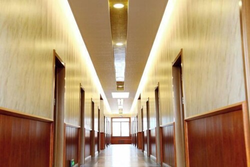 Xuexiang Renjia Hotel