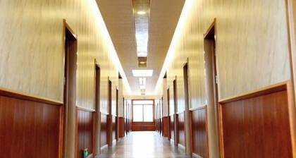 Xuexiang Renjia Hotel