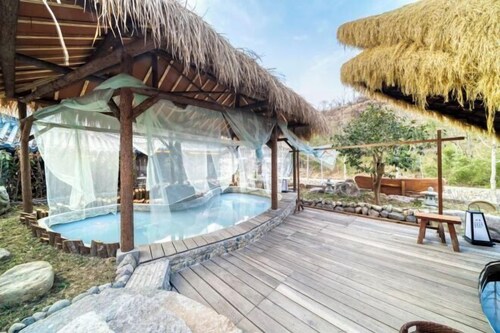 Hangzhou Shimenxia Hotel Resort