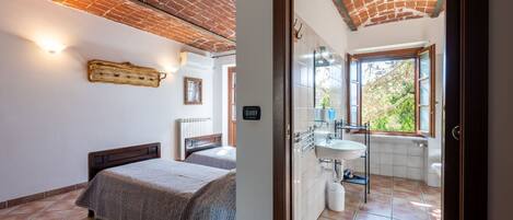 6 bedrooms, Internet