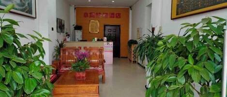 Lobby-lounge