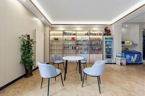 Interior - 7 Days Premium Hotel (Tianjin Binhai Airport Zhangguizhuang) (Tianjin)