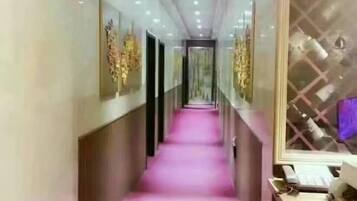 المنشأة من الداخل