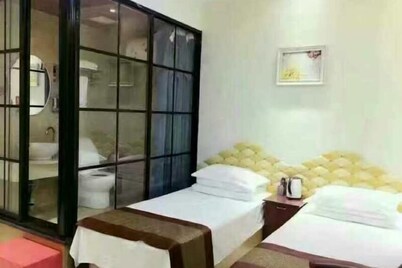 qinggangxian yinzuo shishangbinguan
