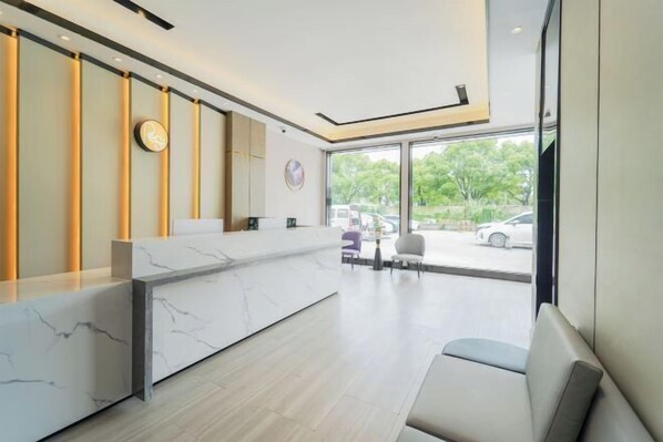 المنشأة من الداخل