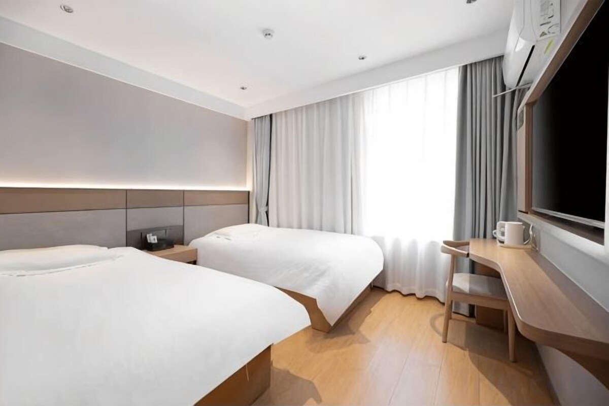 Standard 2-bed Room