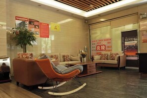 Lobby-lounge