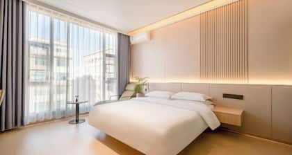 Qujing 1 +1 Express Hotel