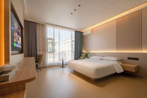 Qujing 1 +1 Express Hotel