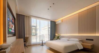 Qujing 1 +1 Express Hotel