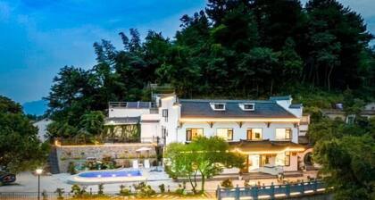 Jiuhuashan Huxiangge Homestay (Meat Body Palace Branch)