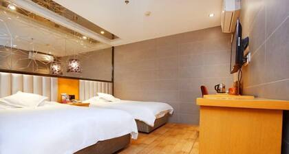 Qingmu Hotel (Nanjing Wutaishan Guangzhou Road Suiyuan Building)