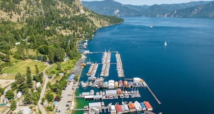 Charming waterfront retreat with boat dock