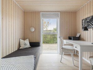 3 bedrooms, Internet