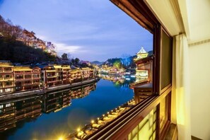 Room - Phoenix Ancient City Lingjiang Muyue Riverside Homestay (Fenghuang County)