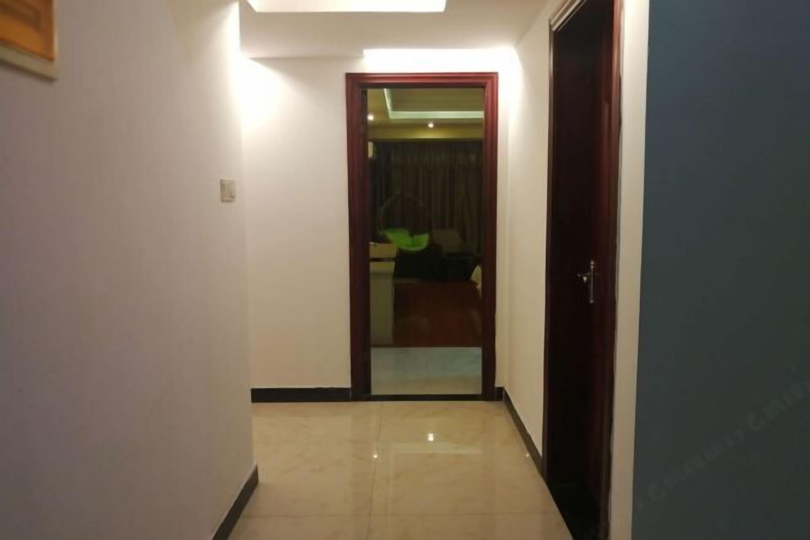 المنشأة من الداخل