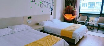 Xiangli Renjia Inn