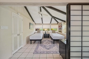 2 chambres, fer et planche à repasser, Wi-Fi gratuit, draps fournis
