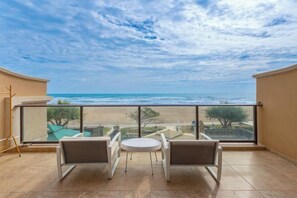 Room - Double Moon Bay whole wave Sea View Beach Villa (Huidong)