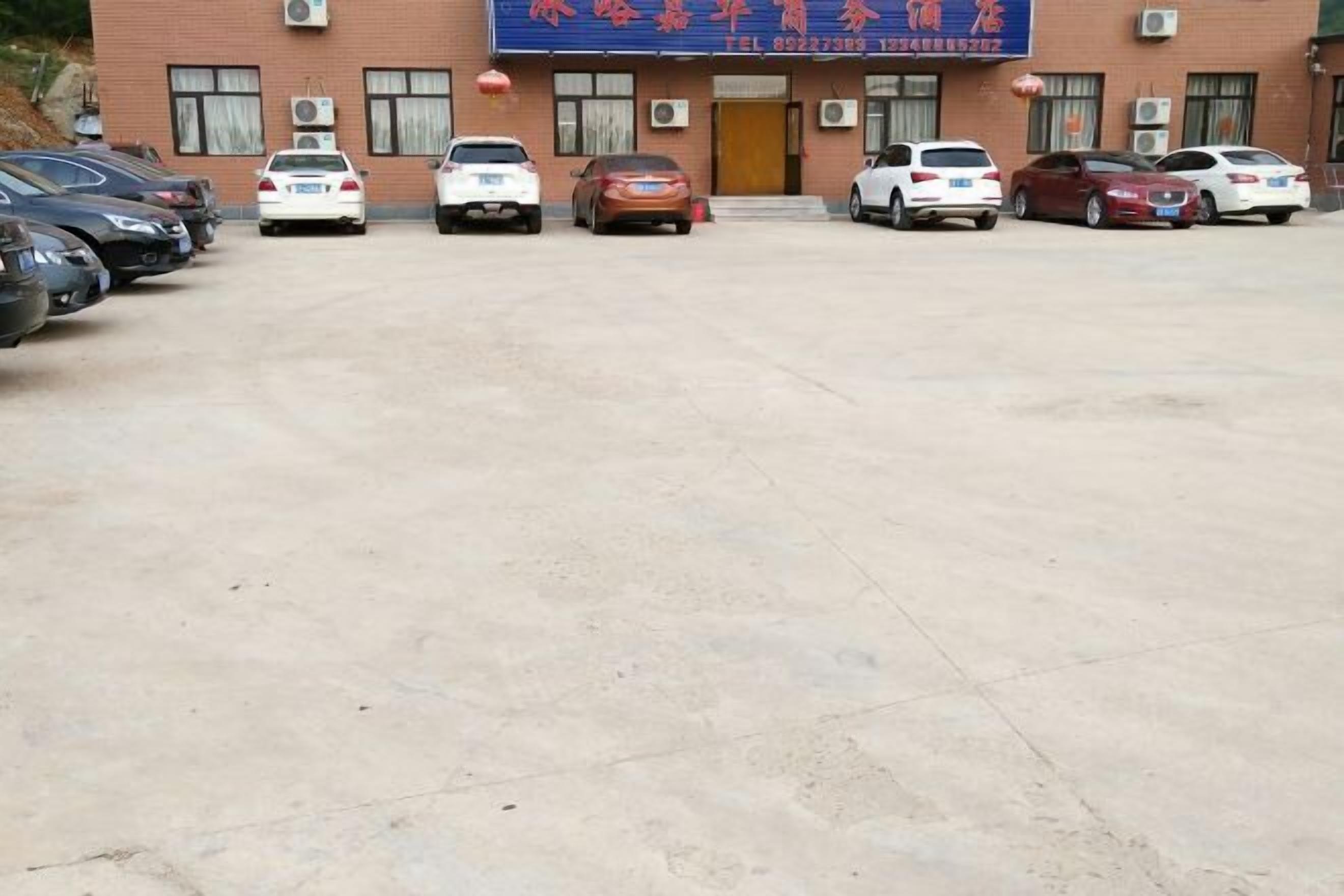 Bãi đậu xe tự phục vụ miễn phí 