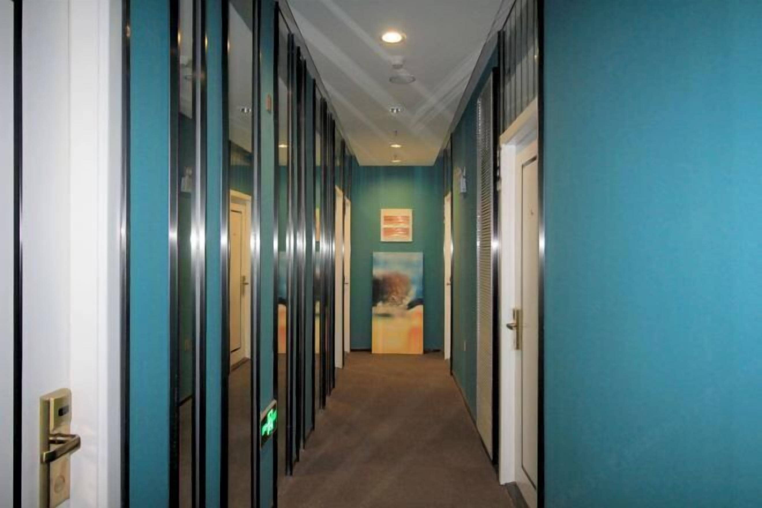 المنشأة من الداخل