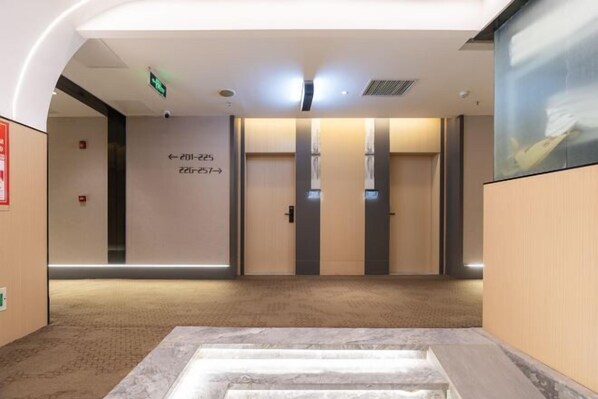 Interior - Songzitu Paiya Hotel (Shangshangcheng Branch) (Songzi)